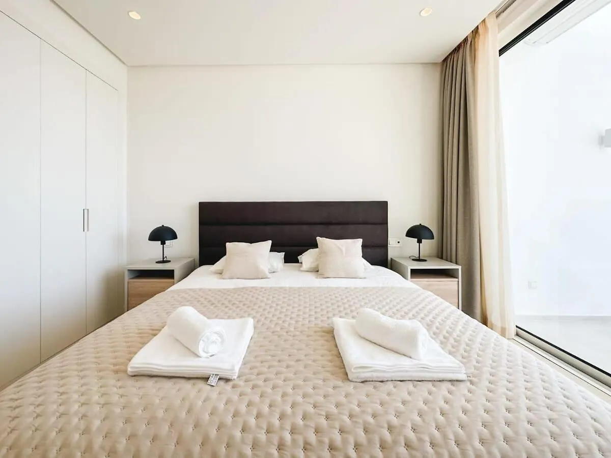 Luxury Palo Alto Apartment Ocean Views 마르베야